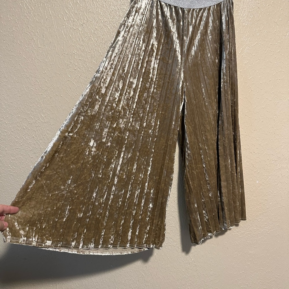 Mayoral Wide‎ Leg Cropped Velvet Pants Capris Size small Pleated